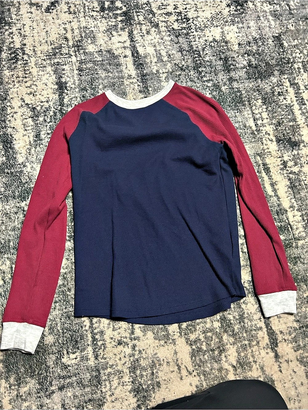 Amazon Essentials Boys Long-Sleeve Knit Thermal T-Shirt Blue & Red